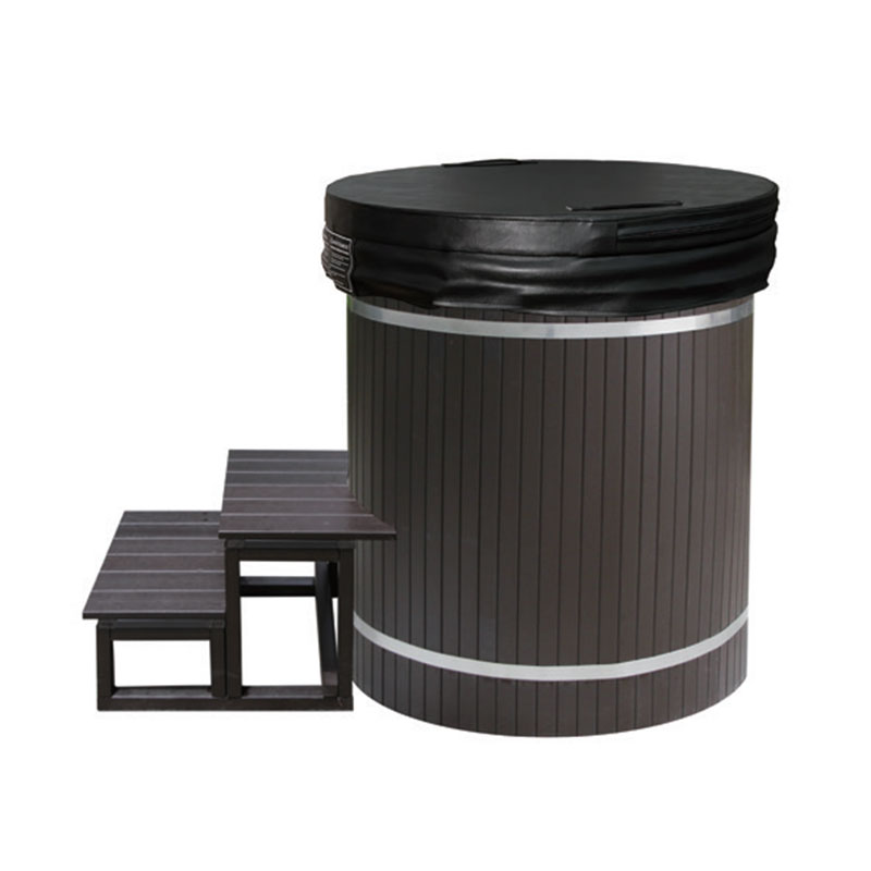 Bañera de madera fría